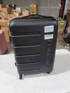 lot 2321 image: Swiss Gear Suitcase 24 Black