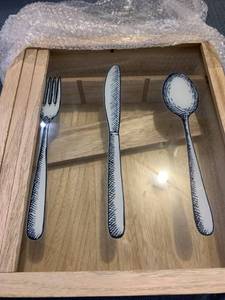 lot 75392 image: Wooden Cutlery Box with Lid Wood Cutlery Organizer Silverware Drawer Organizer with 4 Compartments for Spoon Chopsticks Storage Box Container for Kitchen Countertop Dining Table