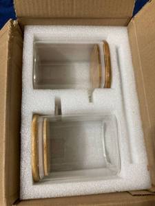 lot 75700 image: 2 GLASS CONTAINERS 800 ml WITH LIDS
