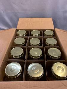lot 75429 image: Arkansas Glass 12 Pack Of 32oz Glass Jars With Lids