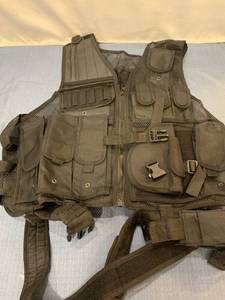 lot 75431 image: Adjustable Tactical Vest