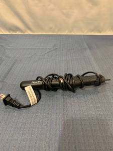 lot 75486 image: AmoVee Mini Hair Straightener