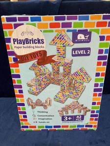 lot 75770 image: DIY TOYS PLAY BRICKS LEVEL 2, 42 PIECES