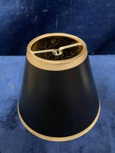 lot 75771 image: 6 MINIATURE LAMP SHADES GOLD AND BLACK