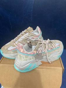 lot 75778 image: MILAZZO SIZE 7 12 WOMENS SNEAKER