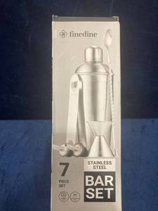 lot 75789 image: FINEDINE STAINLESS STEEL BAR SET 7 PIECES