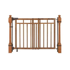 lot 76 image: Summer Banister & Stair, Top of Stairs Gate with Dual Installation Kit