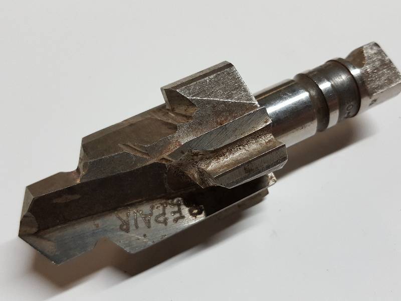 lot 8410 image: Serious machine shop step reamer with 58 chuck shank and pilot with the final cut at 1-12
