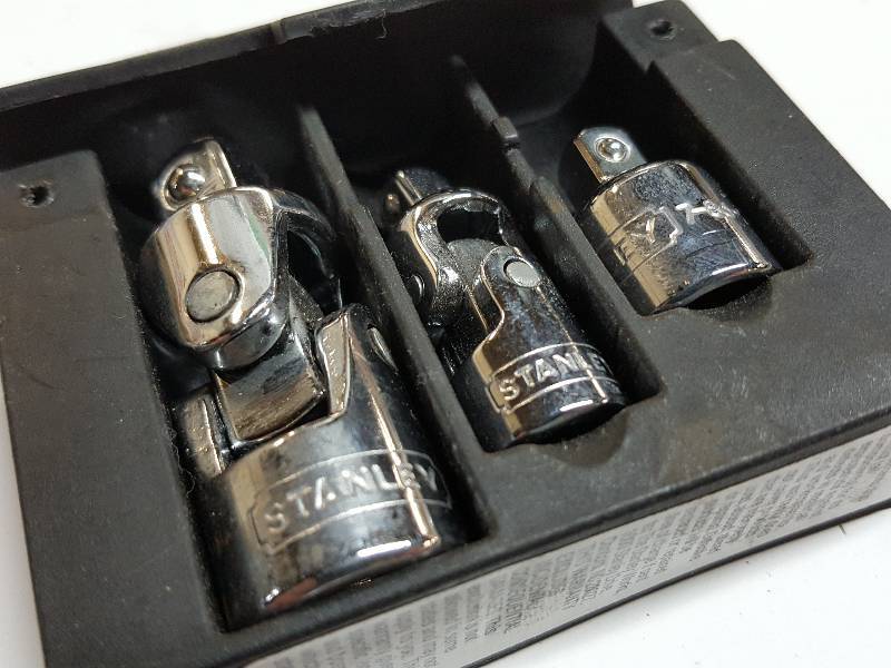lot 8406 image: New set of Stanley Tools 38 & 14 wiggle joints with a 38 to 14 socket drive adapter