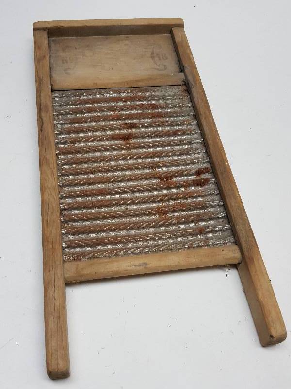 lot 8391 image: Not sure who the manufacturer is of this 18 X 8-12 washboard, ready for your laundry or decorating