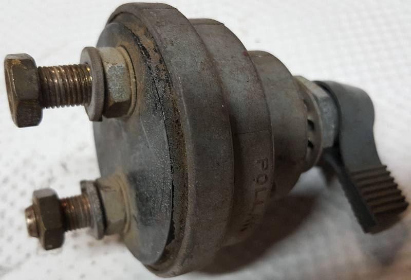 lot 8341 image: Race car or street car battery cable disconnect shut off switch