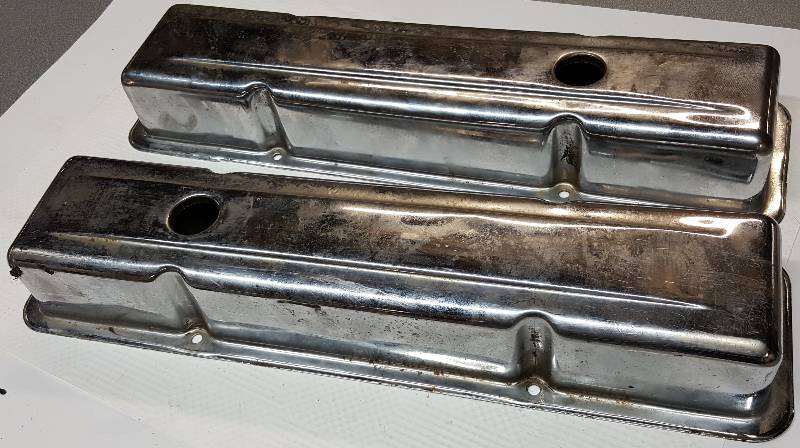 lot 8342 image: Pair of SB Chevy (1959 thru 1986) chrome low profile valve covers with breather baffles inside.