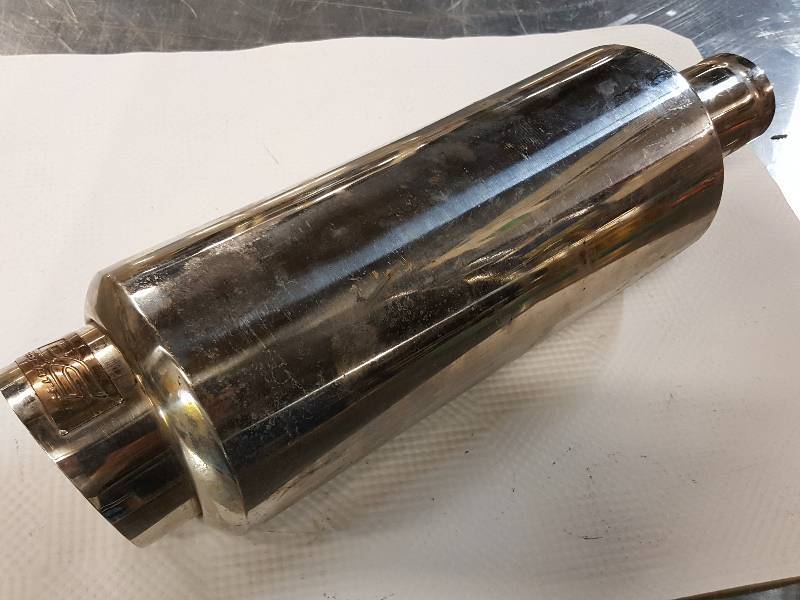 lot 8345 image: DC SPORTS 3.5 SLANT TIP STAINLESS STEEL EXHAUST PERFORMANCE MUFFLER 5 OD, 12 body length,