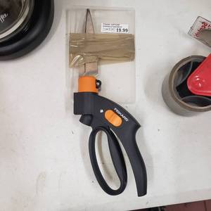 lot 22571 image: Fiskars PowerCut Shears (9 in.) 1 each 179900-1002