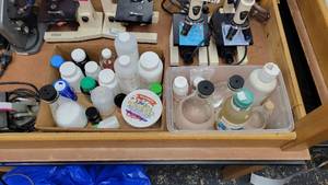 lot 9643 image: Mixed Lott of Science Experiment Chemicals