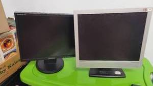 lot 9678 image: (2) Samsung Monitors