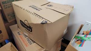 lot 9691 image: Box of Steel Wool Soap Pads, Proctor Silex 6 Speed Blender, First-Aid Kit, and More