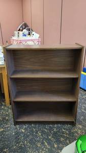 lot 23477 image: 4-Tier Wood Laminate Book Shelf