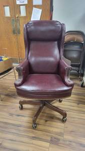 lot 9776 image: Red Leather Office Chair