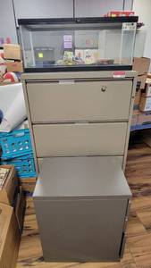 lot 9779 image: Lot of 2 Gray Filing Cabinets