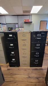 lot 9786 image: Lott of 3 Upright Four-Drawer Filing Cabinets