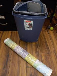 lot 9817 image: lot of 3 trash cans and a USA Map