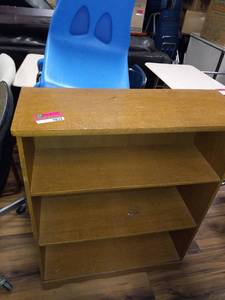 lot 9832 image: book shelf