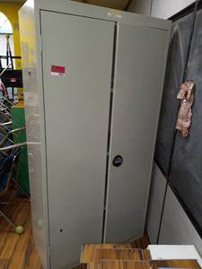 lot 9833 image: Metal Industrial cabinet