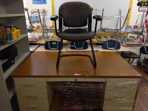 lot 9845 image: 5ft Office Desk W 6 Drawers&nbsp