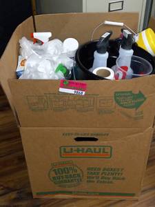 lot 9868 image: box of miscellaneous cleaning supplies