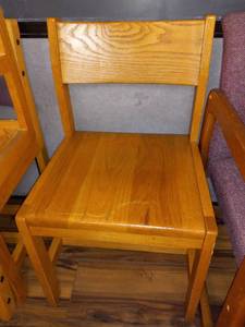 lot 9888 image: Lot of 2 Wooden Chairs&nbsp