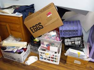 lot 9911 image: Large Lot of Art supplies