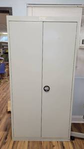lot 9936 image: Gray Metal Storage Cabinet W Shelving
