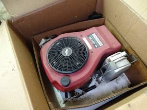 lot 1031 image: Used Vangaurd 15Hp Motor off Dixon Mower