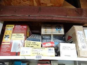 lot 1062 image: Lot of Vintage  Automotive Electronics and More