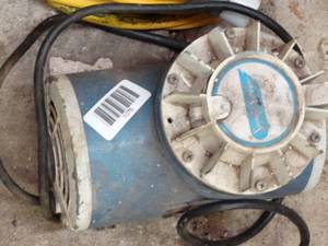 lot 1076 image: Small Air Compressor