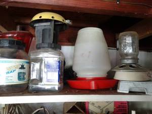 lot 1116 image: Lot of Feeders