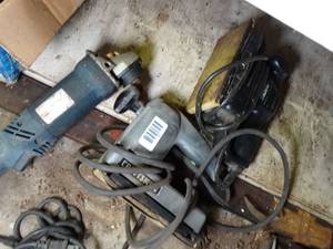 lot 1150 image: Lot of 2 Sanders and a 4-12 Ryobi