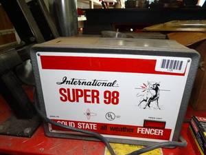 lot 1125 image: International Super 98 Electric Fencer