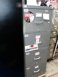 lot 1160 image: 4 Drawer Metal File Cabinet wo Contents