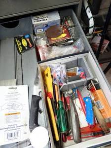 lot 1169 image: Box Cutters  Staples and More