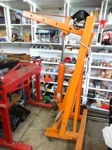 lot 1188 image: One Ton Hydraulic Engine Hoist  Crane