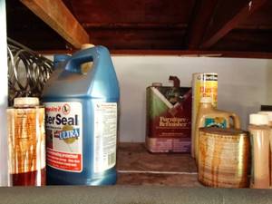 lot 1215 image: Lot of Yard Chemicals