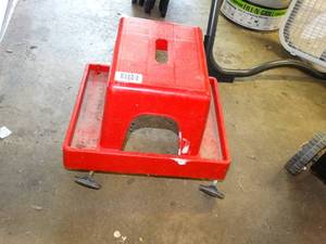 lot 1283 image: Small Rolling Tool Seat