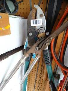 lot 1236 image: 3 Yard Clippers