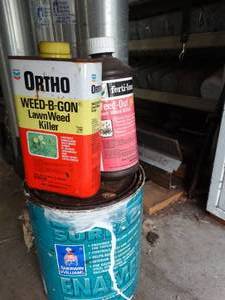 lot 1226 image: Yard Chemicals