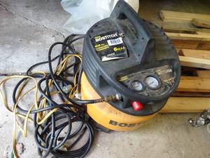 lot 1250 image: 150Psi Bostitch 6 Gallon Air Compressor