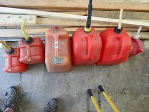 lot 1251 image: Lot of Empty Gas Cans