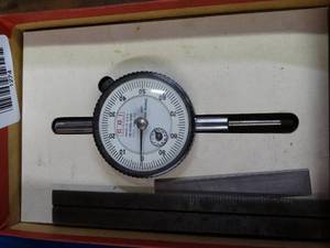 lot 1274 image: Gauges  Centers  More