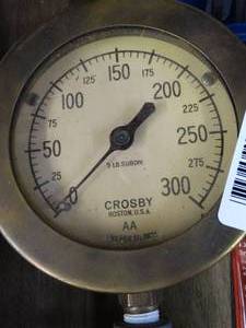 lot 1267 image: Large Crosby AA 300 PSi Gauge